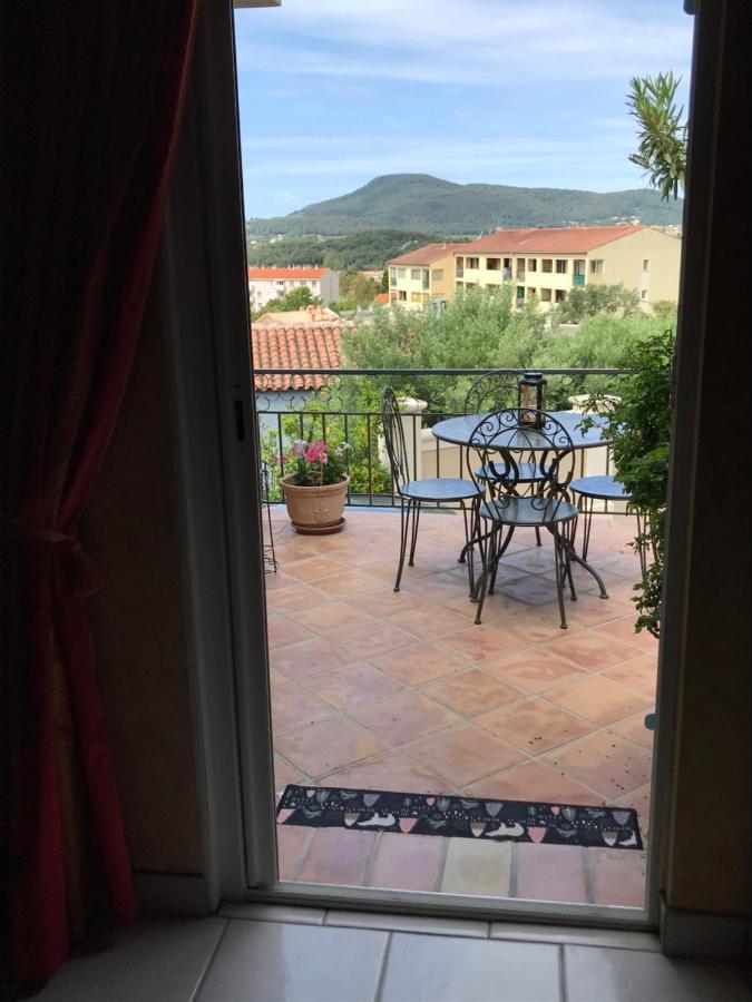 Les Trefles Apartment Hyeres Exterior photo