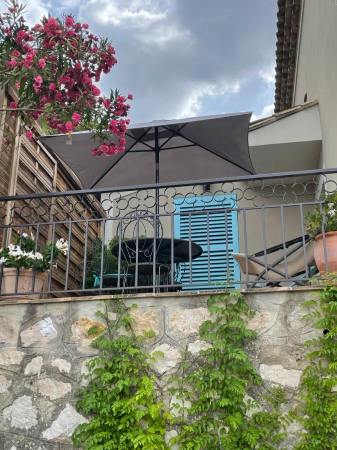 Les Trefles Apartment Hyeres Exterior photo