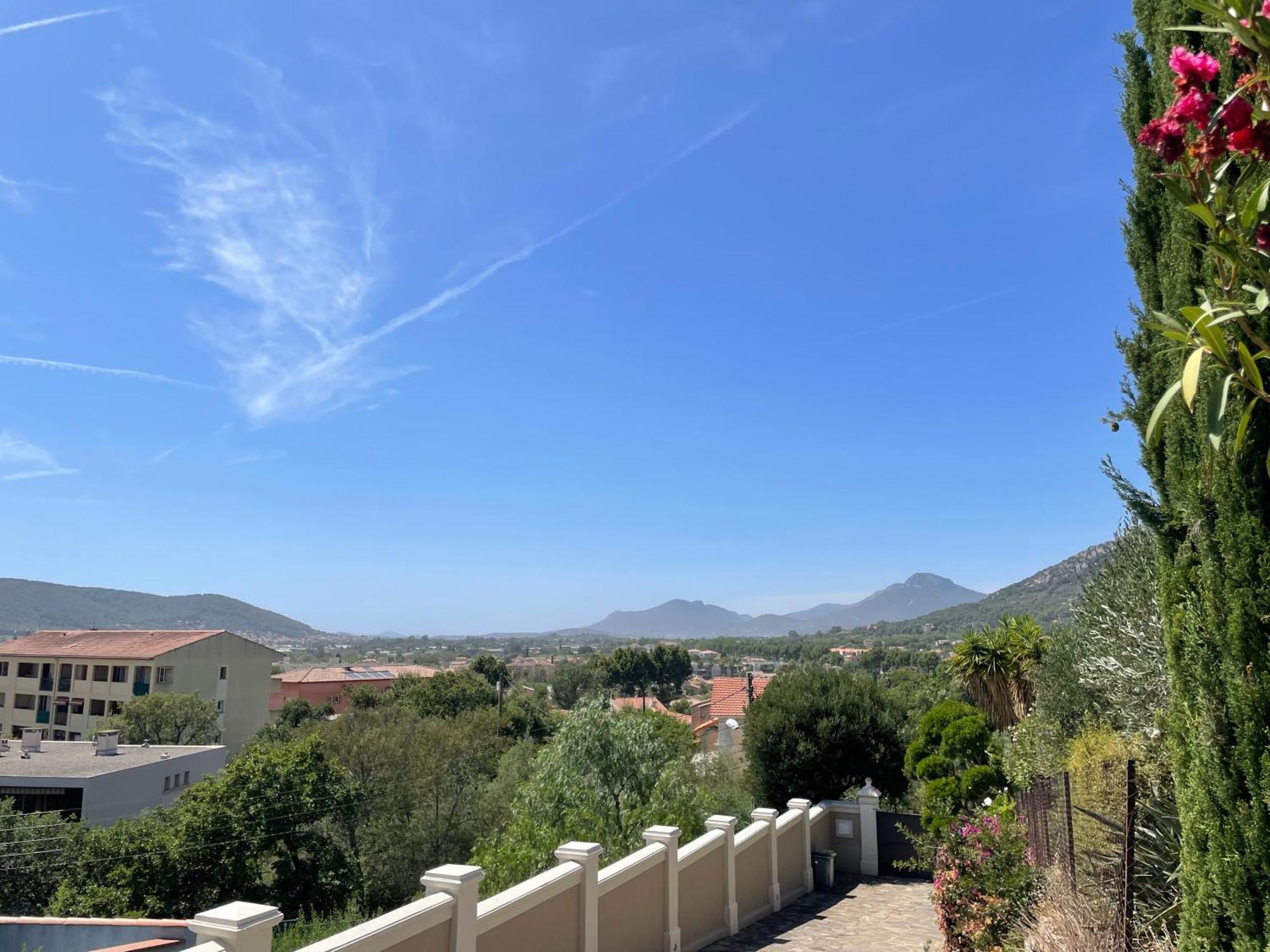 Les Trefles Apartment Hyeres Exterior photo